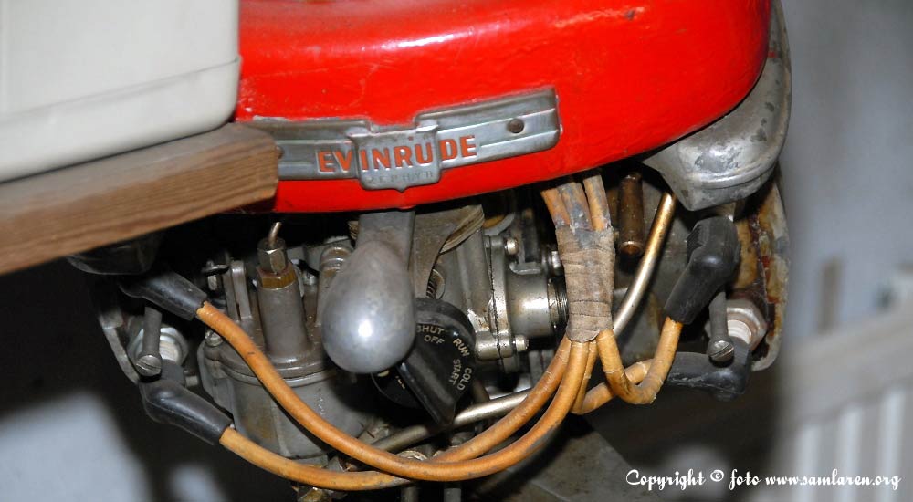 Evinrude btsnurra 4-cylindrig tvtakt 5,7 hk 1947